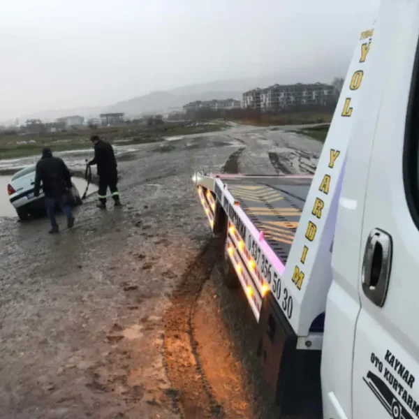 Kaynar-Oto-Kurtarma-Kutahya-Cekici-Hizmetleri-Anasayfa-Resimler (6) Kaynar-Oto-Kurtarma-Kutahya-Cekici-Hizmetleri-Anasayfa-Resimler (6)